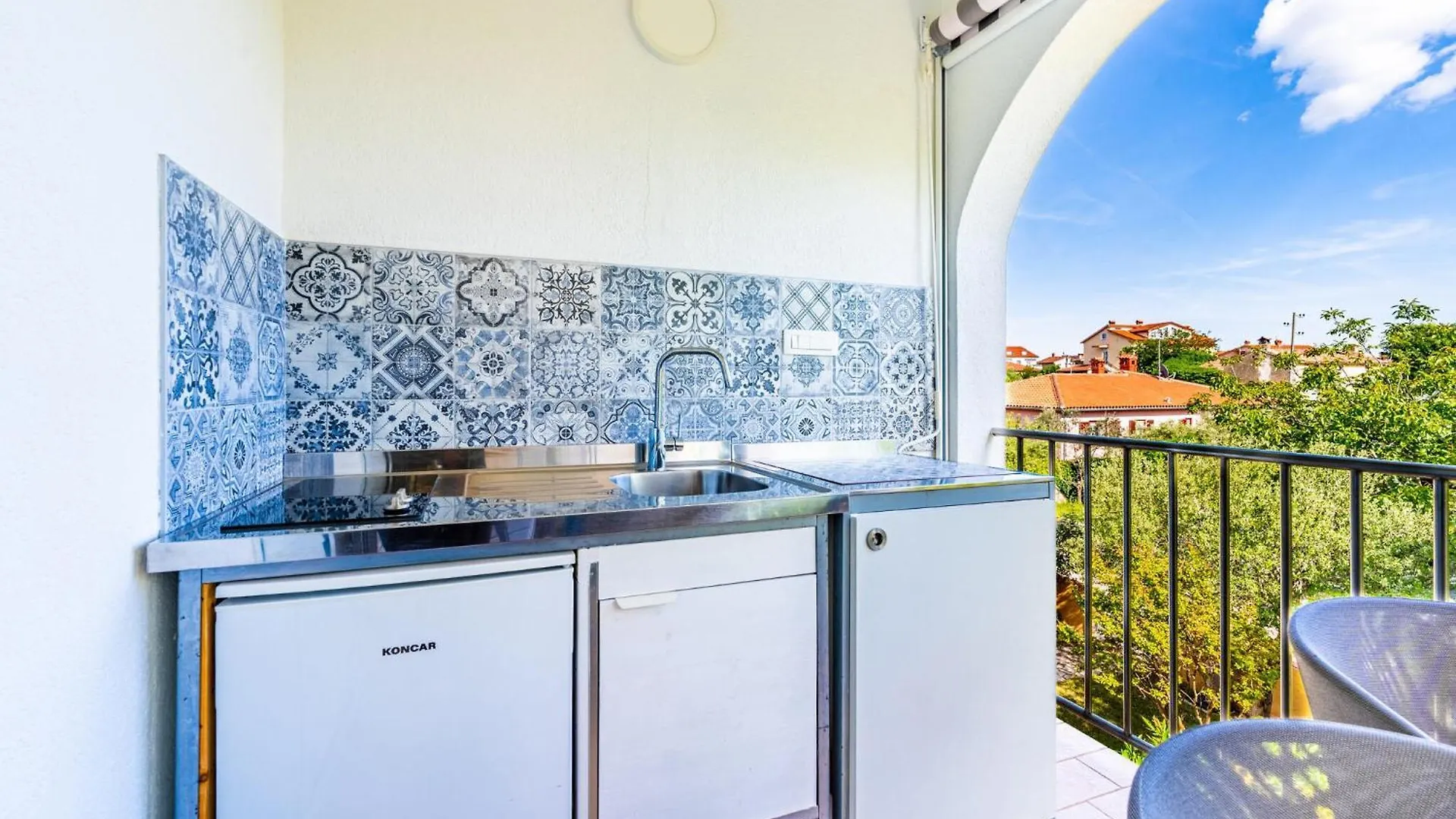 Cozy Apartment In Fazana With Kitchen